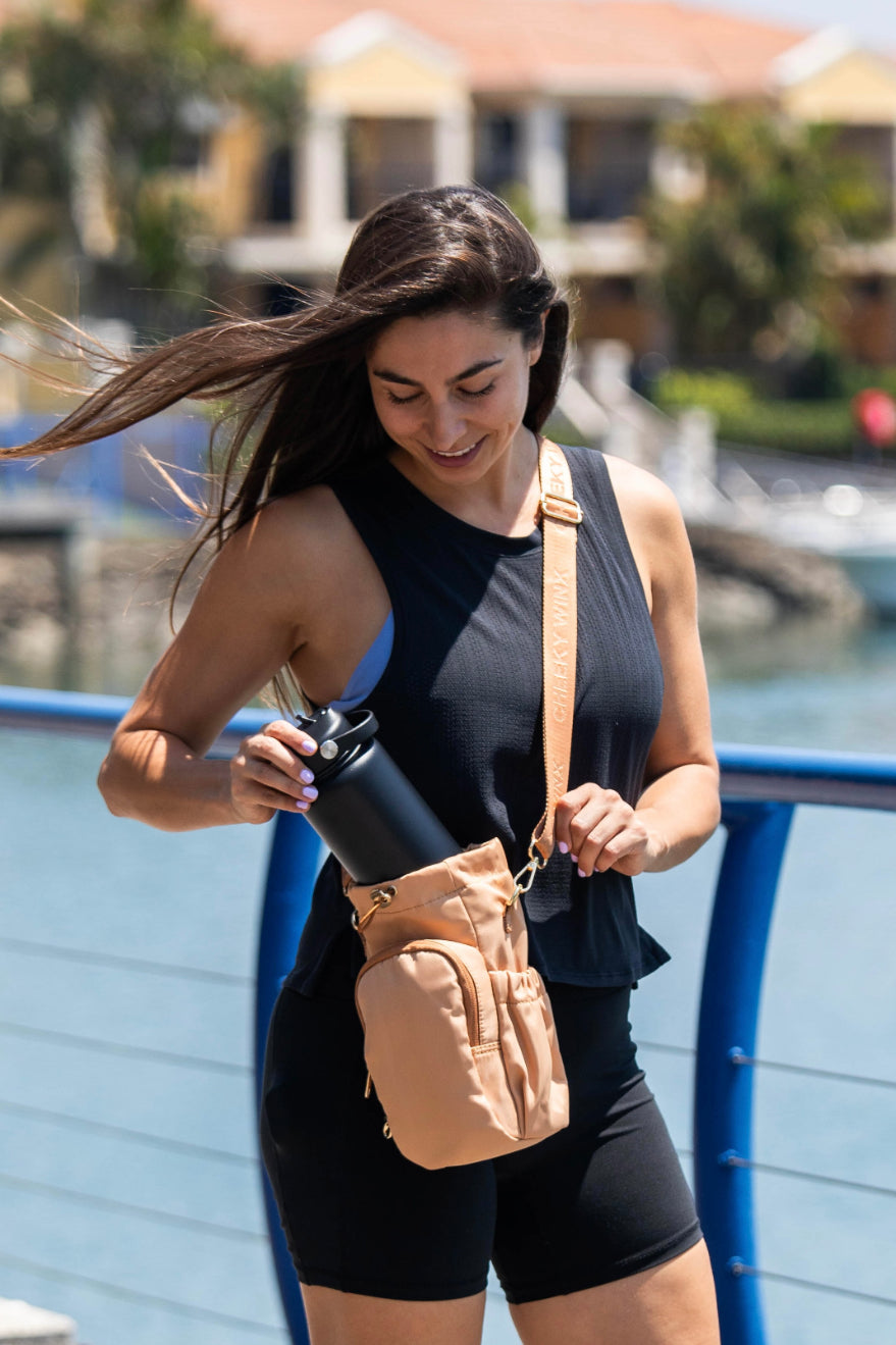 Black Thermal Water Bottle 950ml + FREE silicone bumper-Cheeky Winx