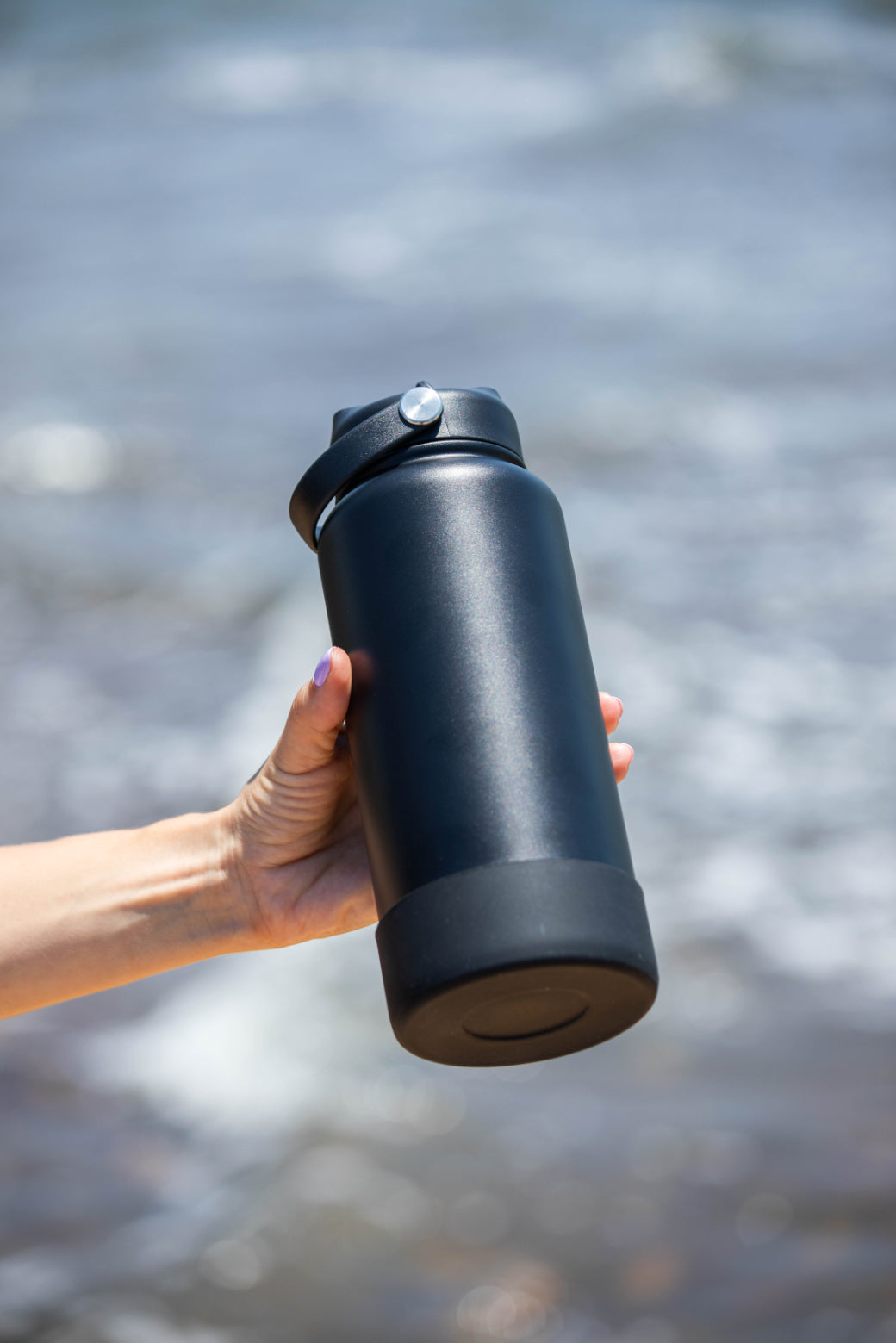Black Thermal Water Bottle 950ml + FREE silicone bumper-Cheeky Winx